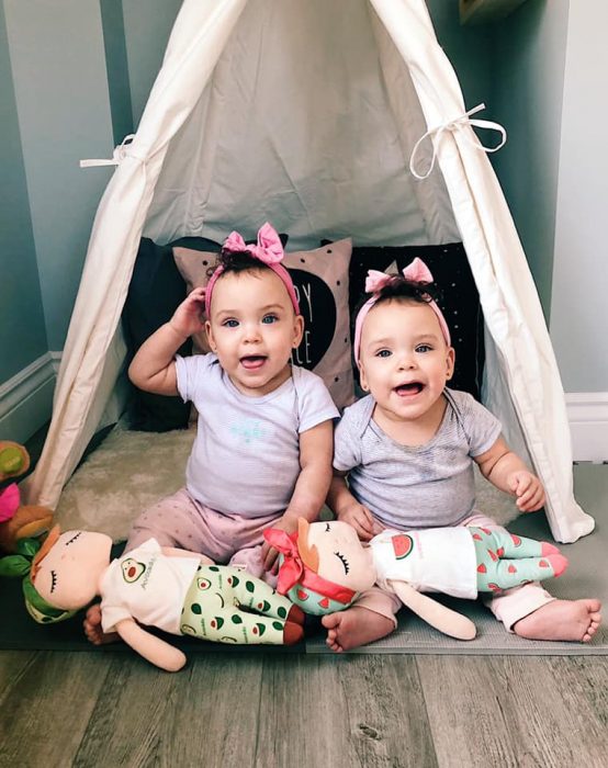 via Facebook, premature, twins, 22 weeks