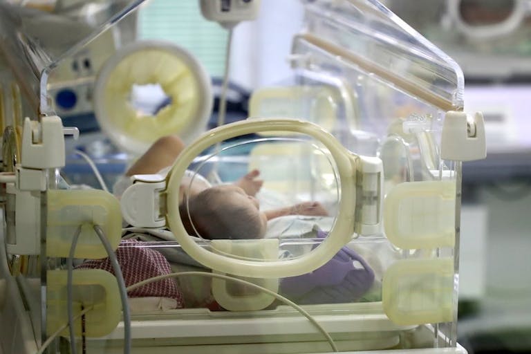 Trisomy 18, newborn, incubator