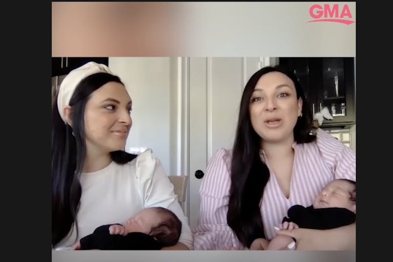 twins give birth same day