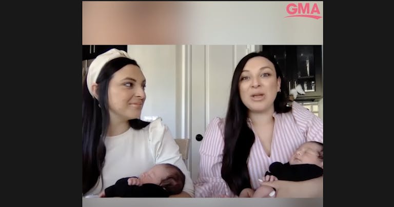 twins give birth same day