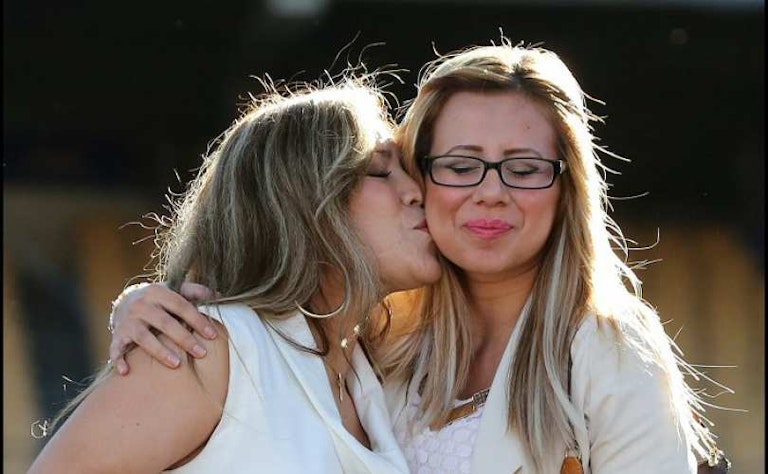Lianna-Rebolledo-with-daughter-landscape-cropped_810_500_55_s_c1