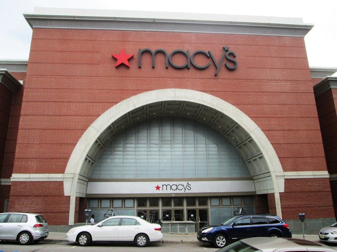 macys_entrance_cherry_street_burlington_vermont
