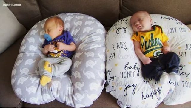 Cousins born on the same day. Screenshot KARE11. DOUBLY BLESSED: Identical twins become first time fathers to baby boys on same day image