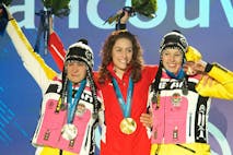 1280px-Kerstin_Szymkowiak_Amy_Williams_and_Anja_Huber2
