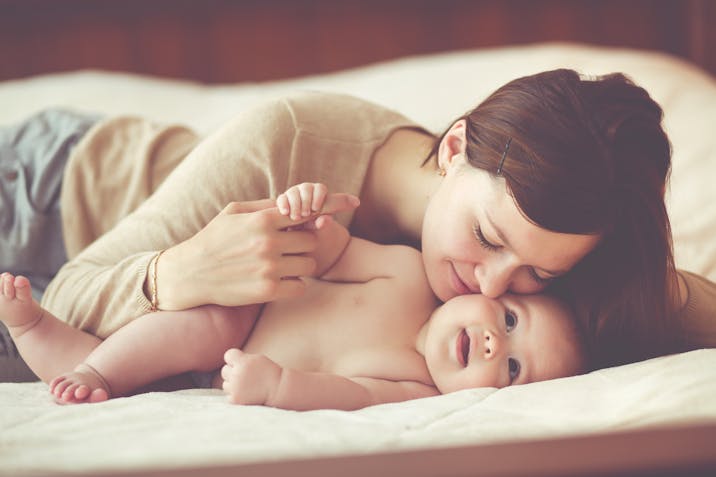 mother-child-smiling