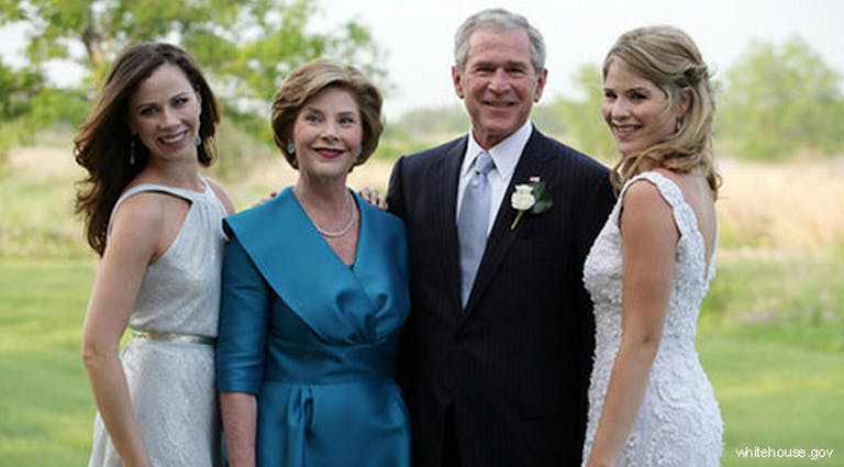 George-W-Bush-Laura-Barbara-Jenna-672