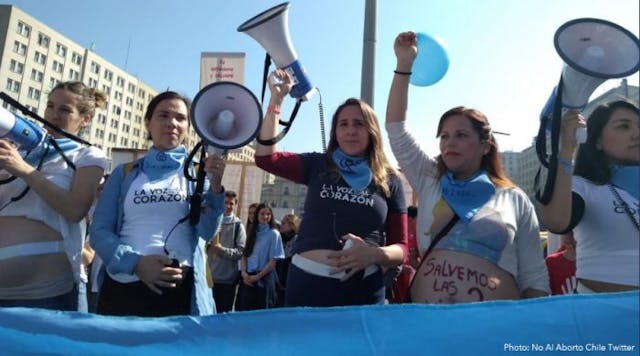 Photo: Twitter pregnant