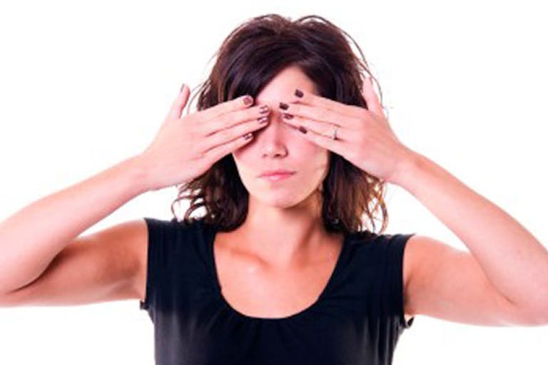 cover-eyes-hide-ignore-672