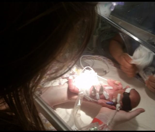 Photo: LeAnna Haggard pregnancy, premature