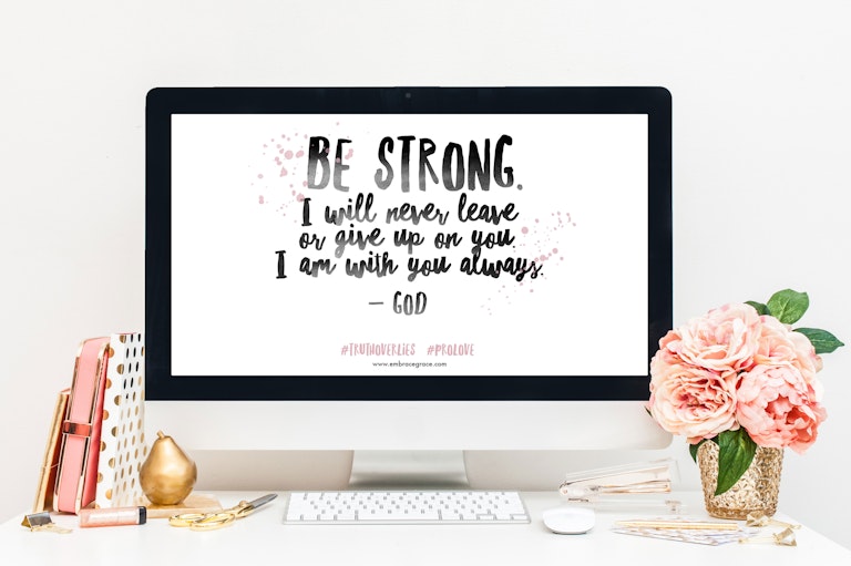 EG_DesktopStyledPhoto_BeStrong