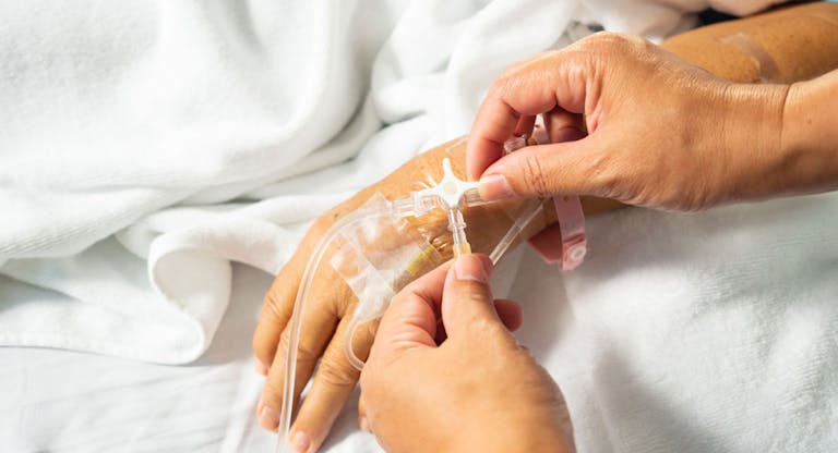 shutterstock_1166342458-hospital-IV-5