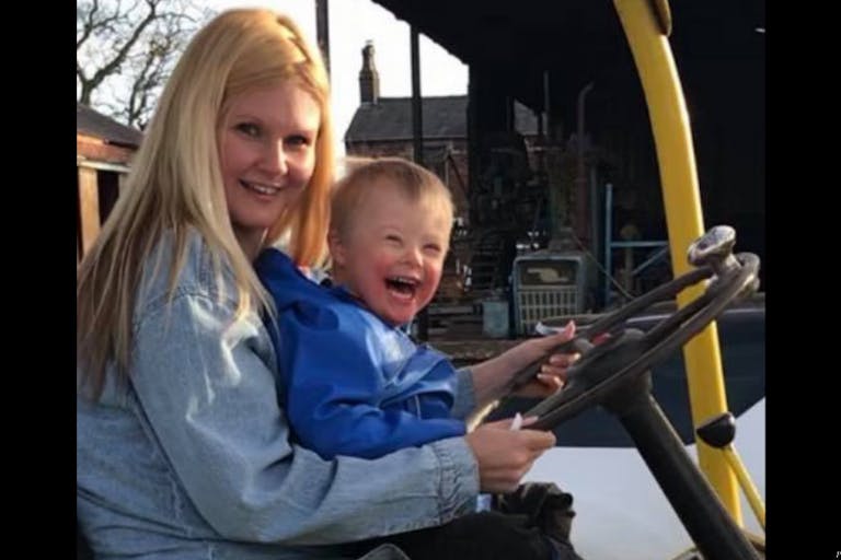 Photo shared on Facebook (13)