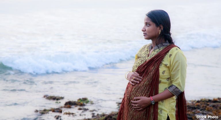 India, pregnant, commercial surrogacy