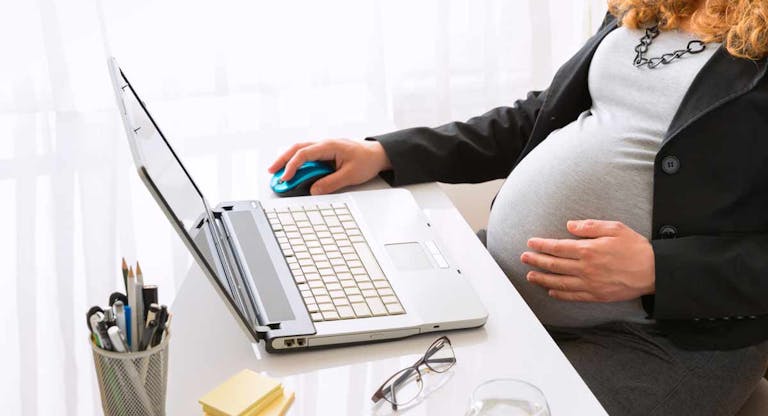 pregnant-working-mother-career-education-job-parenting