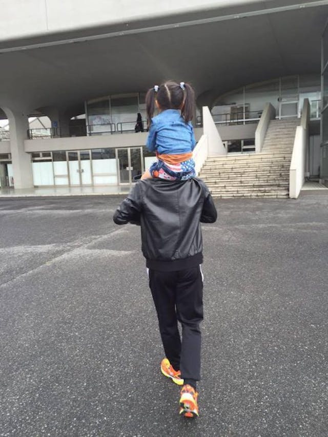 Javier Fernandez with Miki Ando's daughter, Himawari