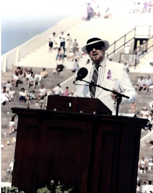 Joe Scheidler addresses pro-life rally (Image credit: Carole Novielli) Image: Joe Scheidler addresses pro-life rally (Image credit: Carole Novielli)