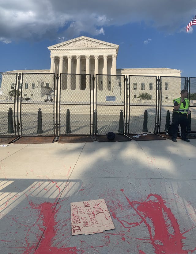 US Capitol Police arrest two for spray paint pro-abortion message (Image: @ghjohnsoniv on Twitter) Image: (Image: @ghjohnsoniv on Twitter)