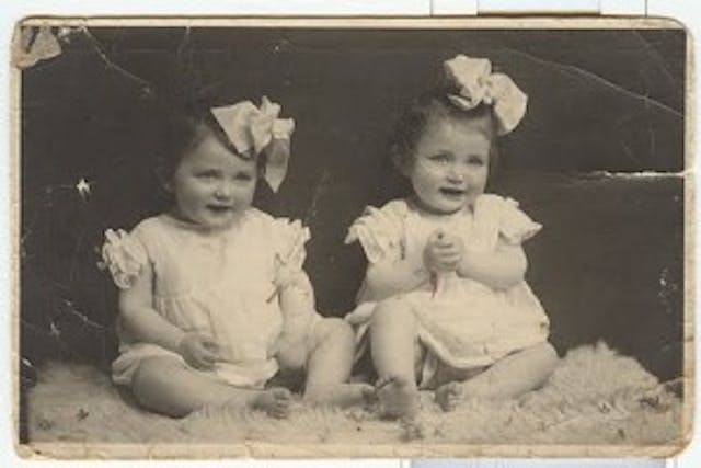 Eva and Miriam Mozes