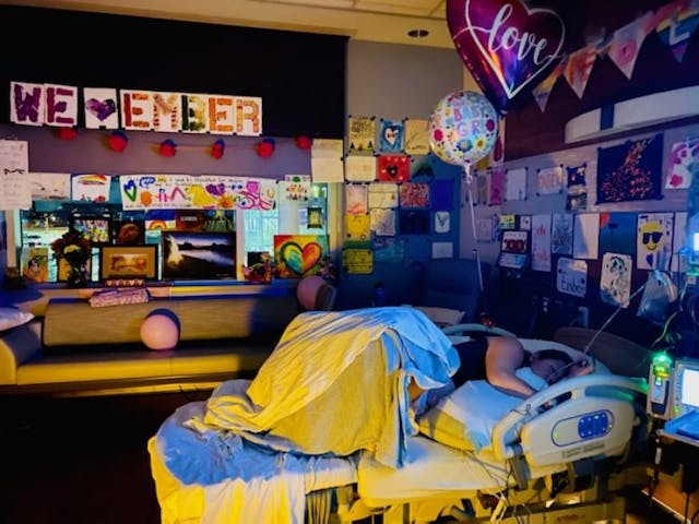 Pro-life ministry founder’s daughter Ember is born, spends precious hour with family after birth image