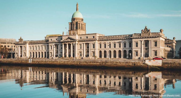 pexels-irish-parliament-mark-dalton