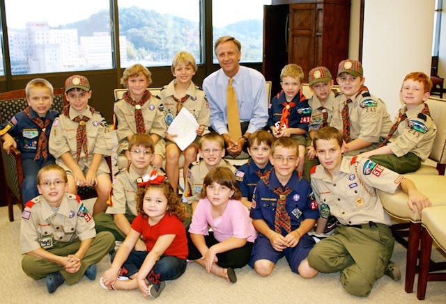 Tennessee Gov. Bill Haslam meets with a local scout troop (Photo: Nick Smith / ) GovBillHaslam-ScoutTroop640