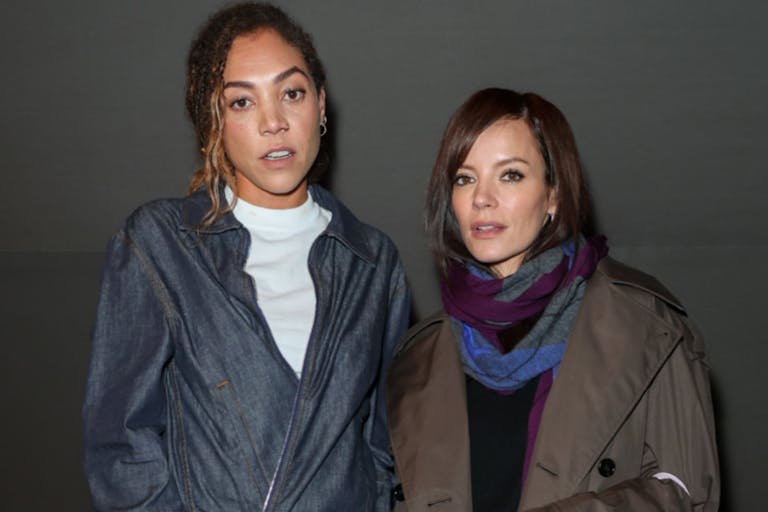 LONDON, ENGLAND - FEBRUARY 19: Miquita Oliver and Lily Allen attend the Burberry Winter 2024 show during London Fashion Week on February 19, 2024 in London, England. (Photo by Dave Benett/Getty Images for Burberry) Burberry Winter 2024 Show – Roaming Arrivals