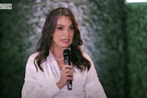 Live Action screenshot Women’s Summit Lisa Bevere