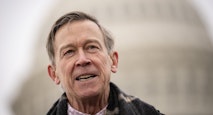 Democratic Senators Call For Community Support To Receive Migrants