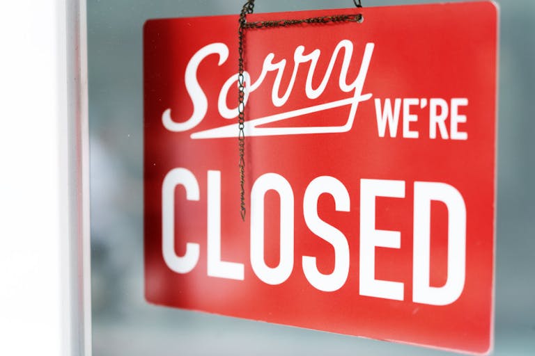 closed sign closed sign