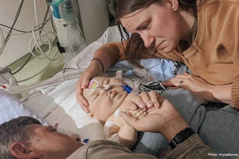 Veya and parents – Instagram