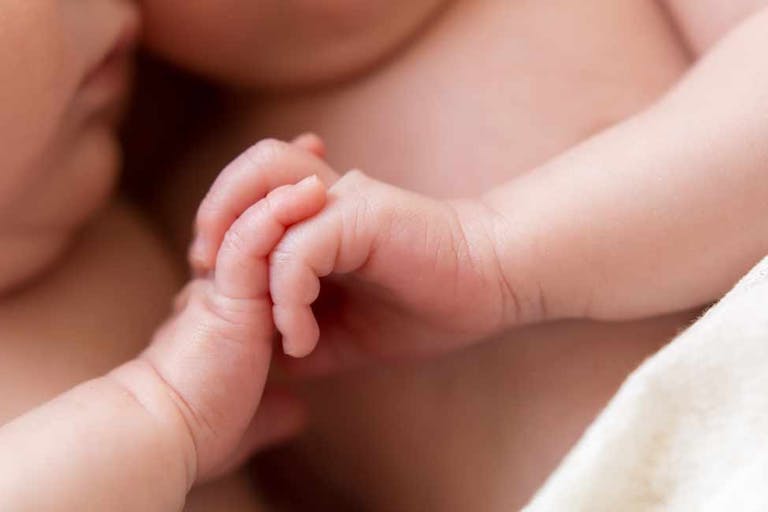 twins-newborns-infants-babies