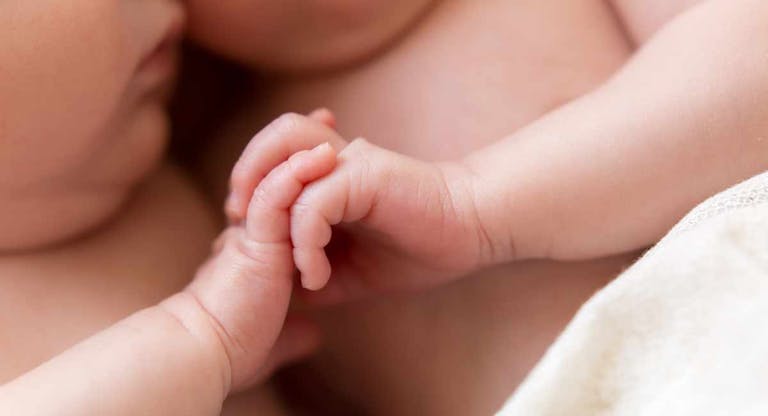 twins-newborns-infants-babies