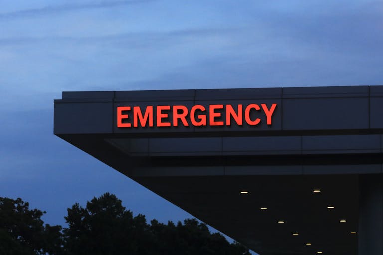 Photo: Douglas Sacha/Getty Images Hospital emergency room entrance sign