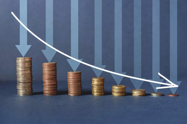 The business financial growth chart is showing a downward trend, The direction of growth has moved down., business finance concept, business decline, Business Idea Down