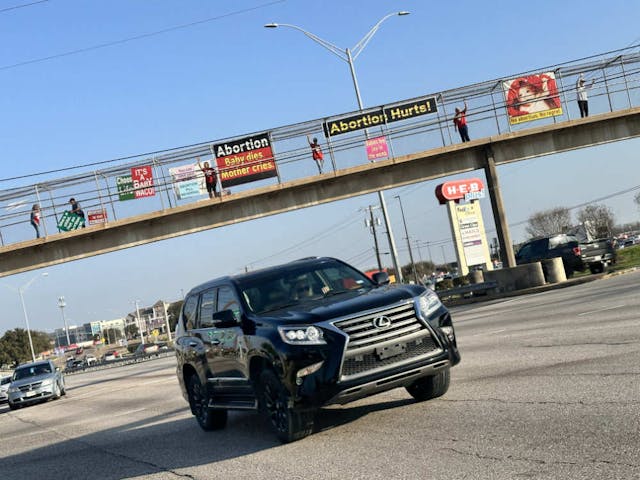 Photo of overpass outreach: Pro-Life Waco/PLPS Pro-Life Waco overpass outreach
