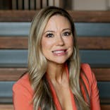 Anne Farrens headshot