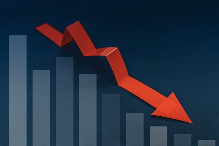 Image: sakchai vongsasiripat/Getty Images decline chart