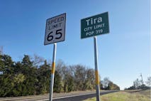 Photo: Tira, Texas sign (Mark Lee Dickson)