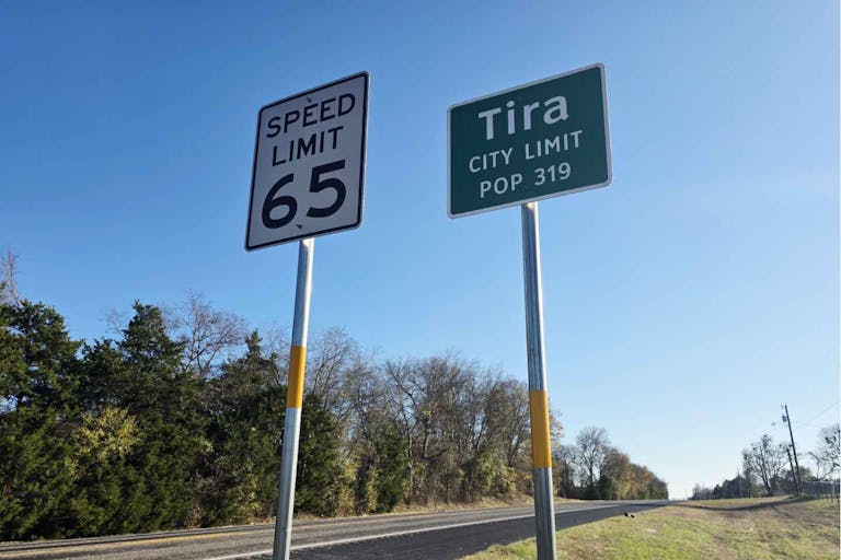 Photo: Tira, Texas sign (Mark Lee Dickson)