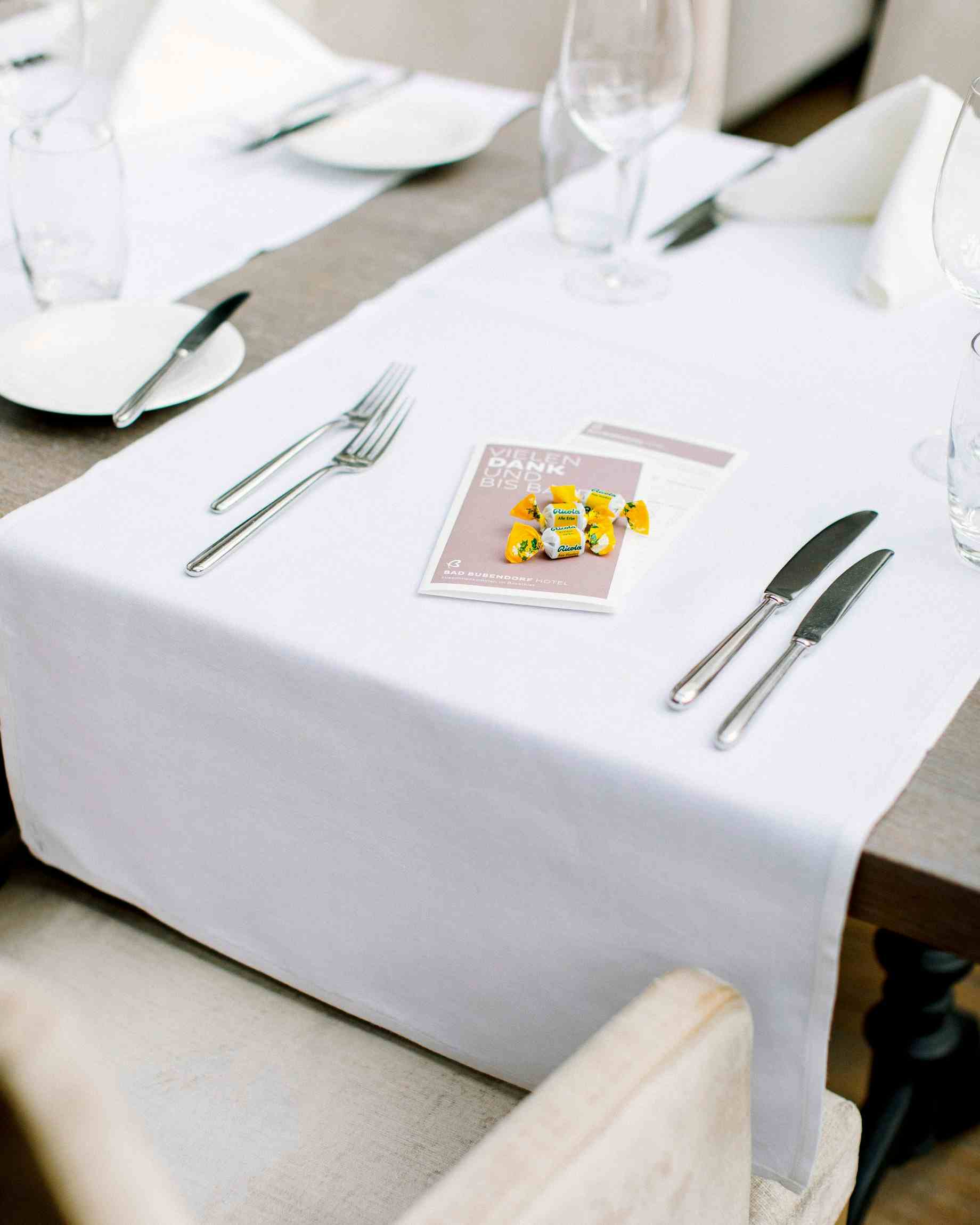 Ricola-Süßigkeiten auf dem Tisch