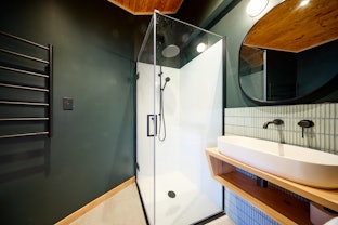 Hapuku shower + basin