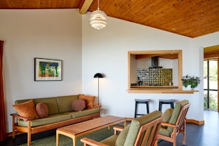 Hapuku lounge