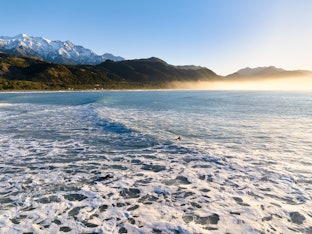 Mist along the coast on Mangamaunu surf break