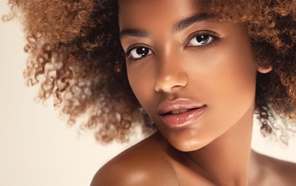 woman with afro hair