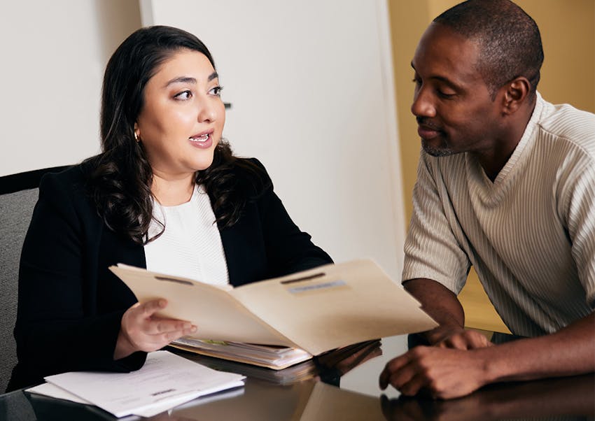 Niki Akhaveissy with client