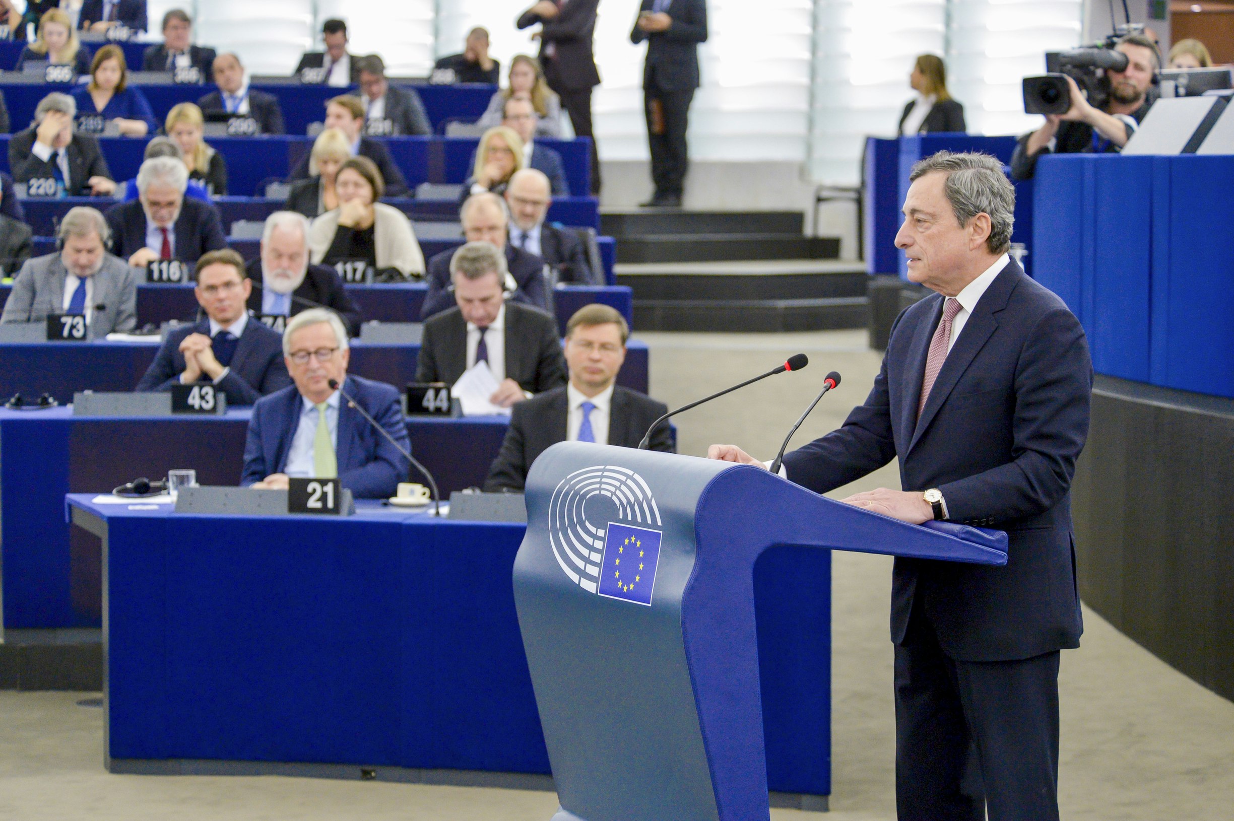 EU Parliament pushes for more ECB transparency and better governance