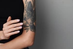 This is what to expect from a tattoo removal session 