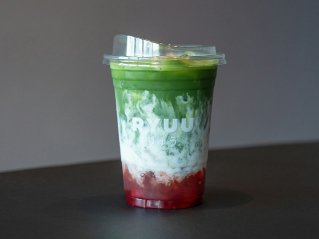 Strawberry Matcha Latte Premium