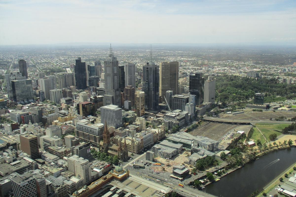 Hero image for article 'Where to live in Melbourne?  City vs. Suburbs '