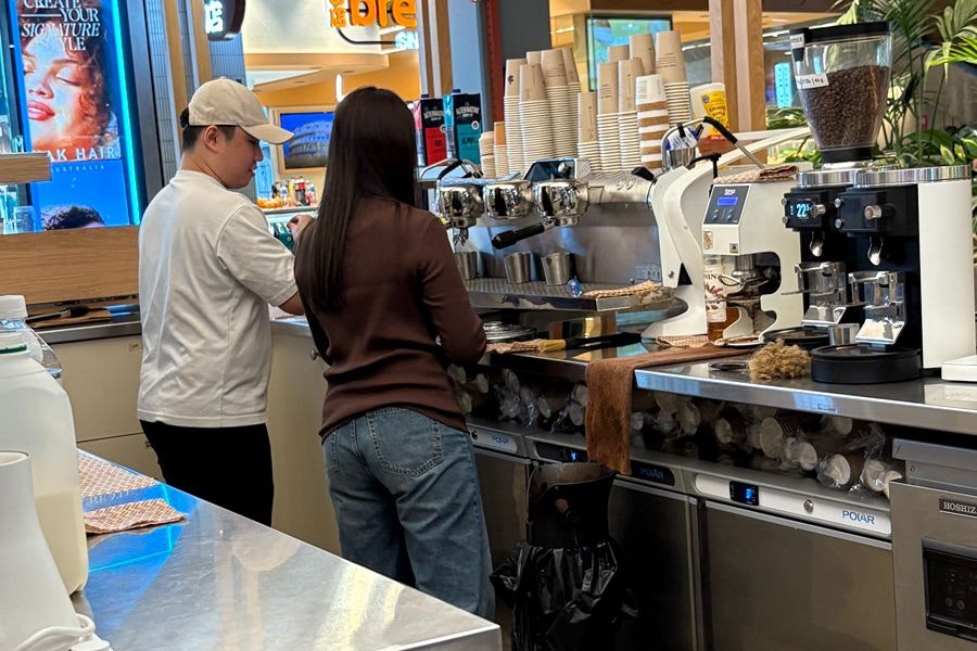 baristas haciendo cafe baristas haciendo cafe